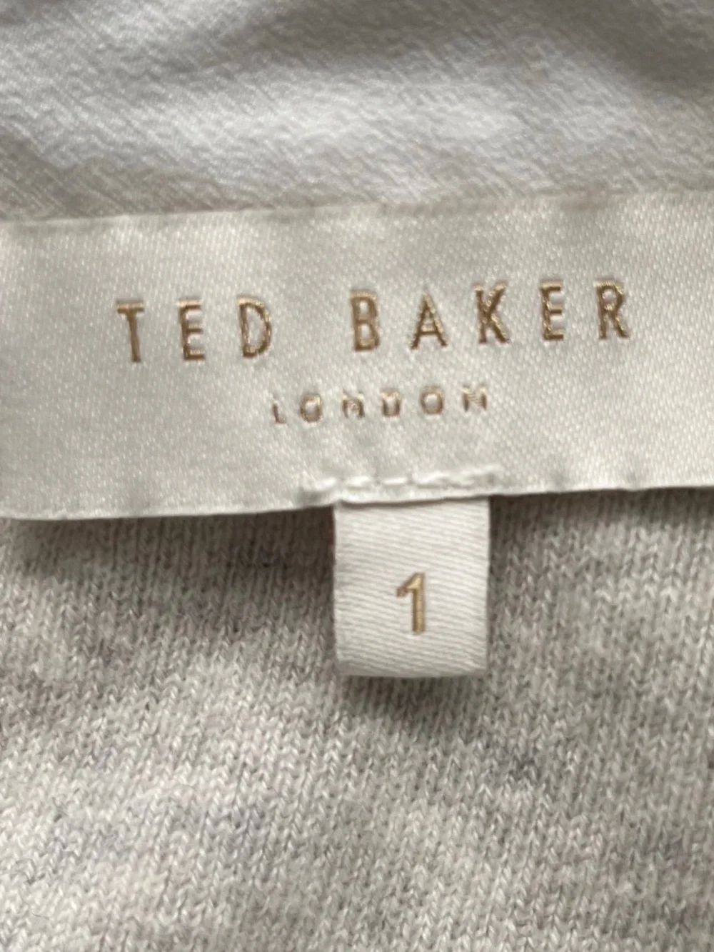 Ted Baker London Lheo Gray Scalloped Collar Sweater Size 1 (US S] Riverdale